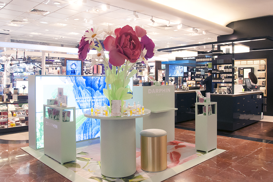 Bouquet de fleurs en papier géantes Darphin, Galeries Lafayette