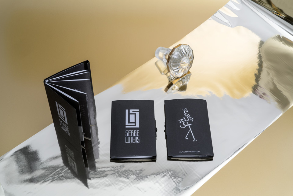 Les Petites Mouillettes : Booklet Serge Lutens recto et verso.