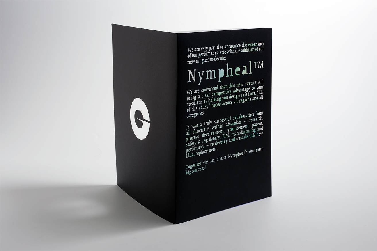 Carte Givaudan pour la sortie de Nympheal, découpe au laser, papier ultra noir