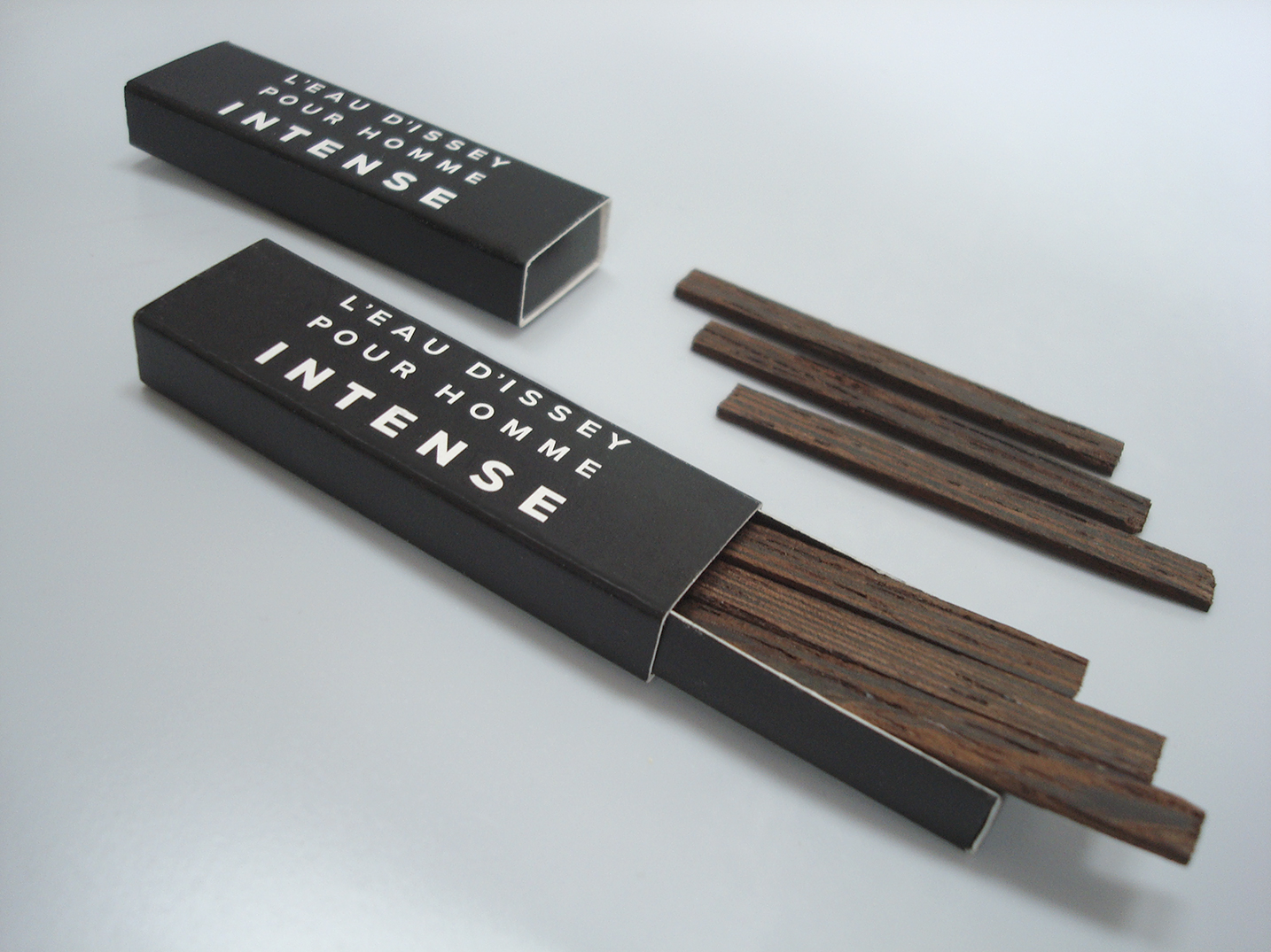 Les Petites Mouillettes : Allumettes de bois parfumable pour Issey Miyake Homme Intense